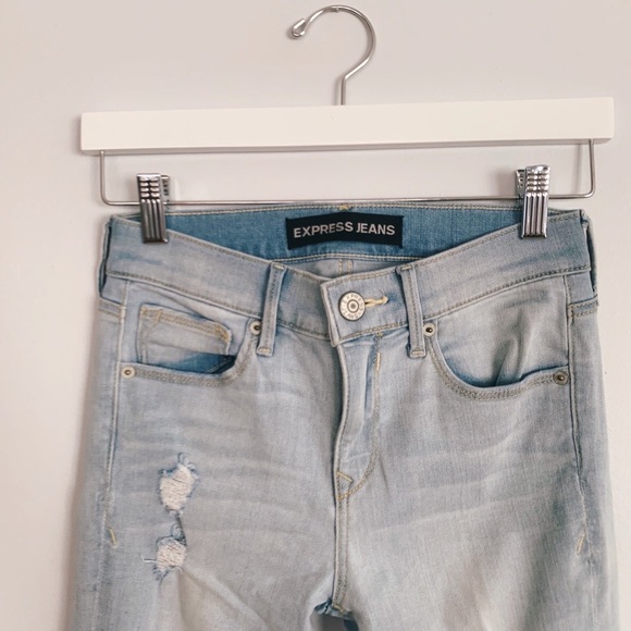 Light Wash Jean - Picture 6 of 8